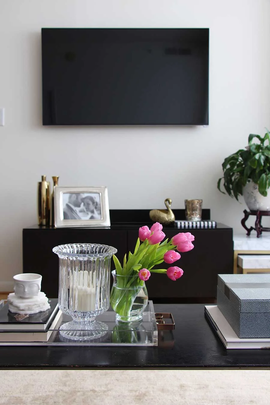 EASY STYLING - DECOR WITH YOUR TV