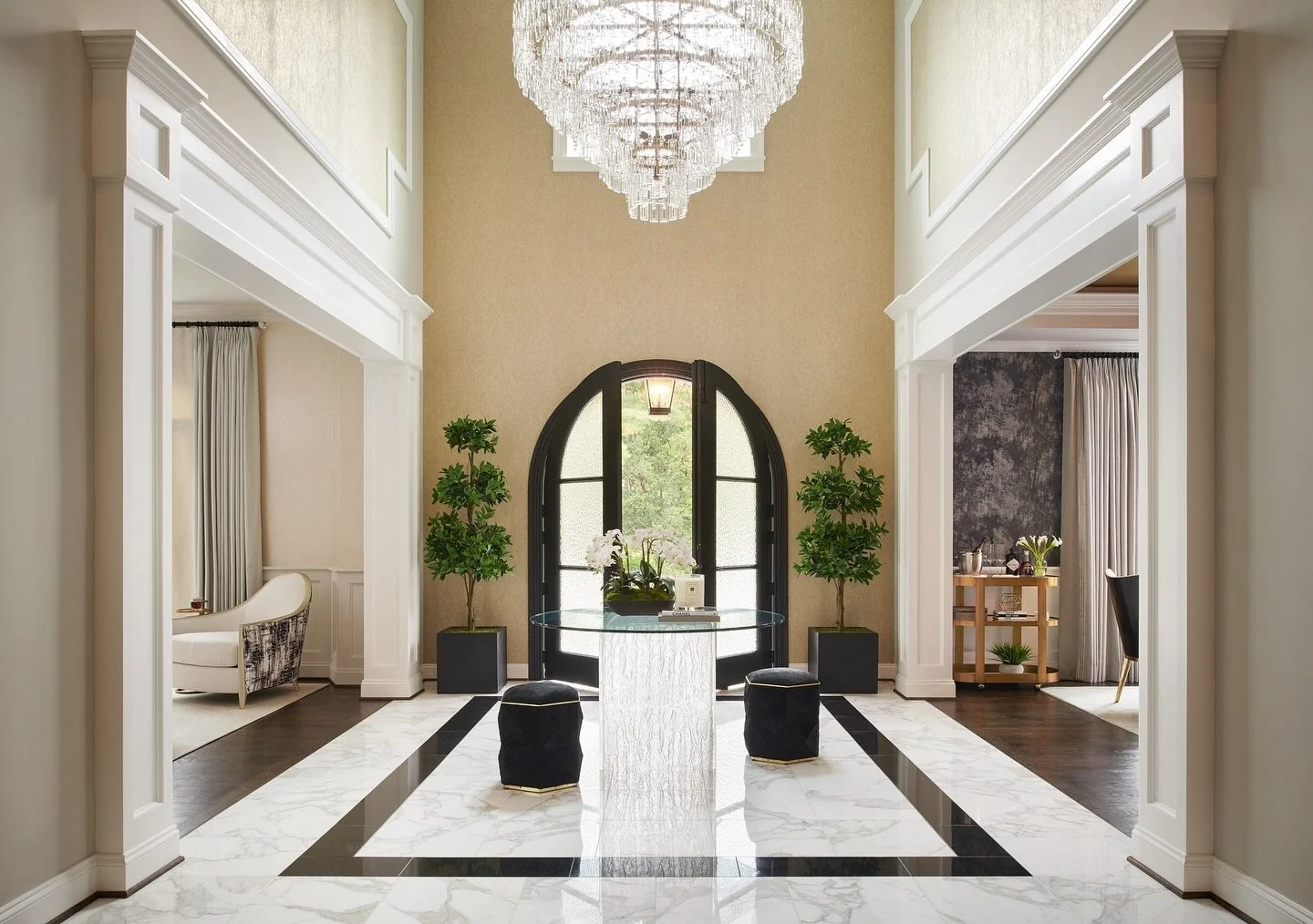 Now that&rsquo;s an entrance ✨ 

Interiors @splendorstyling 
Photography @mdandyphoto 
GC @luxorimprovements 

See more of this home in our portfolio: 
www.splendorstyling.com