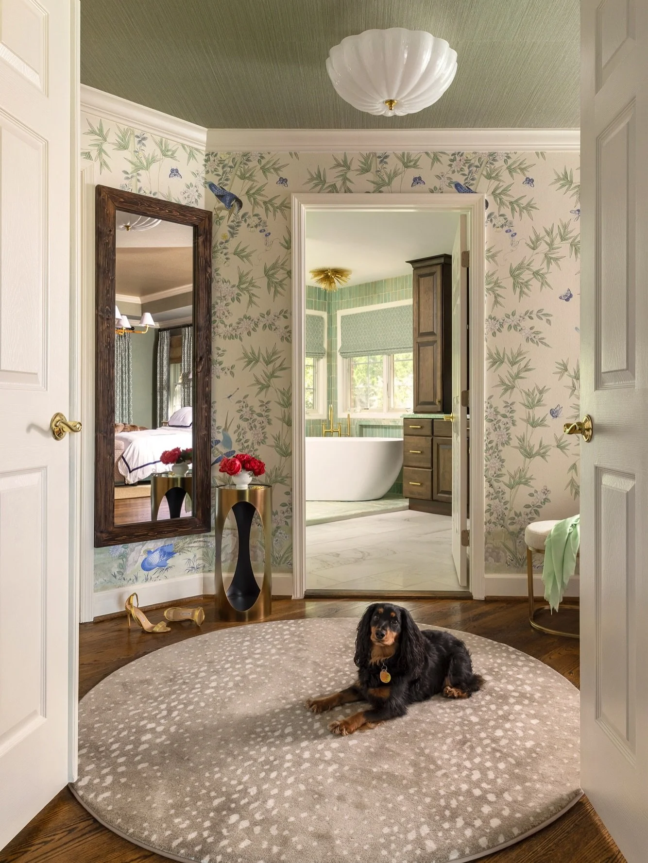 A color drenched dream ✨ An experience. A space made for disconnecting and inspiring.

Wake up like this. You deserve a home you truly love.

www.splendorstyling.com

Interiors @splendorstyling 
GC @jencontracting 
Photography @fotosynthesis