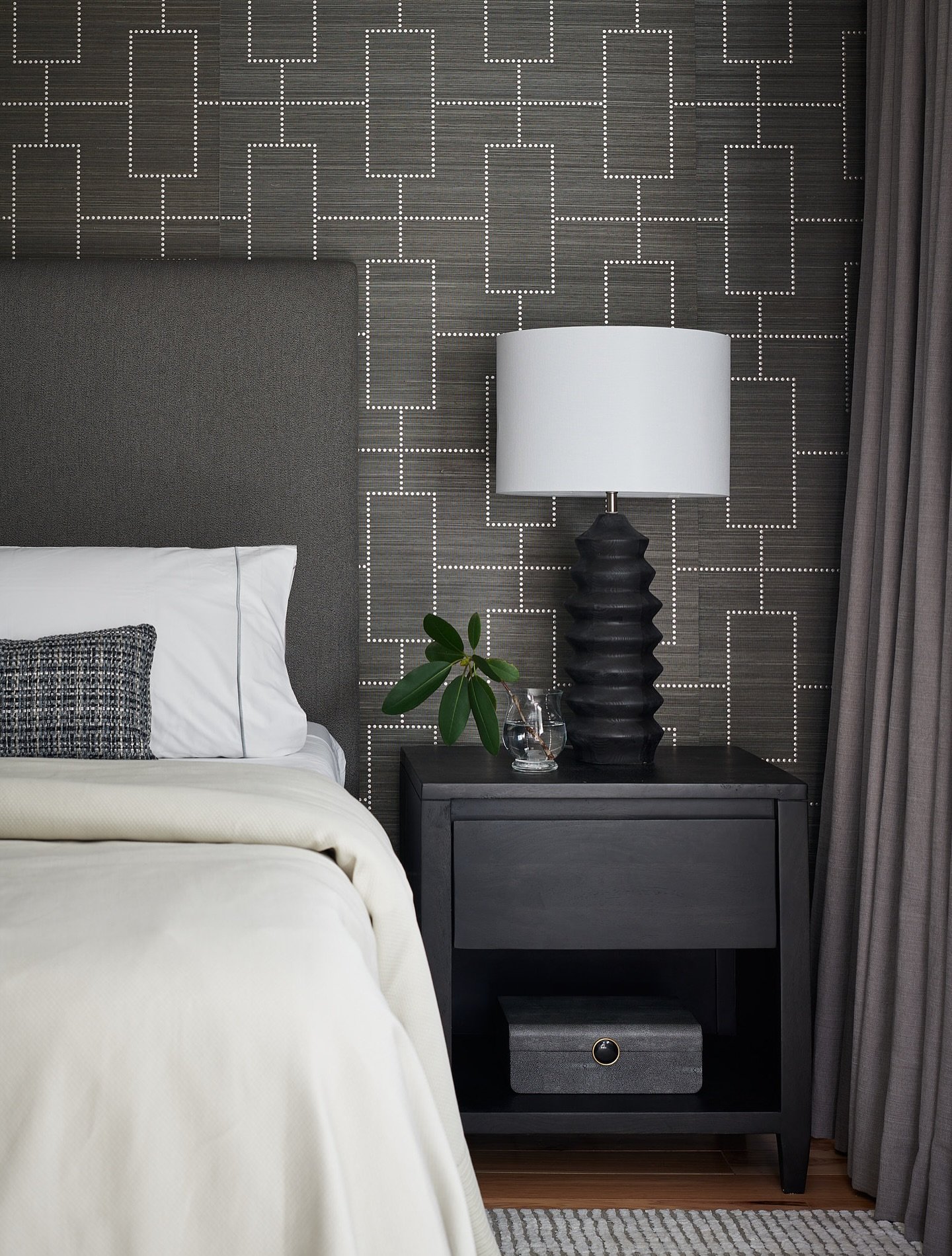 Feeling the fall in the air 🍁 and revisiting this fabulous master suite we designed a couple of years ago for a dear client ✨

These weeks we reconnected with a couple of past clients to work on their new home projects - including this client who&rs