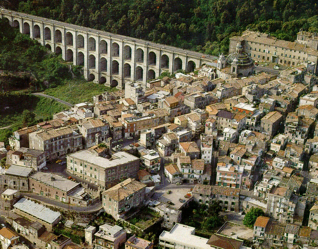 ARRICIA This village is best known for the endless number of restaurants in the centre of the village. Also here you find the best roasted pork - porchetta.