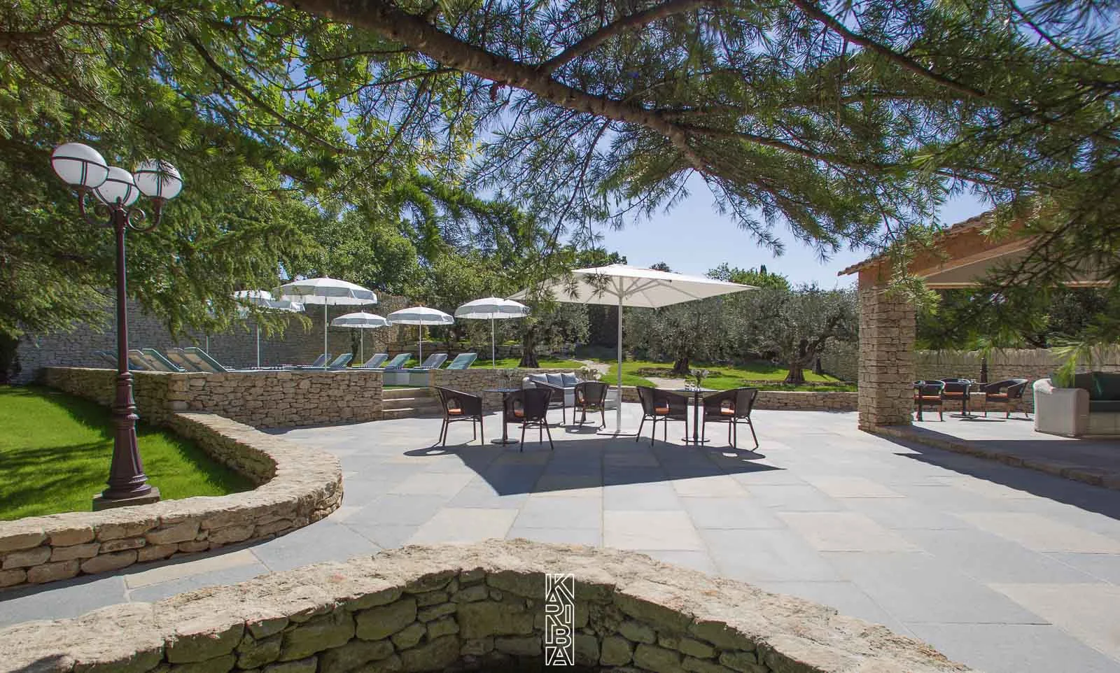 mas-de-gordes-2016-piscine-06.jpg