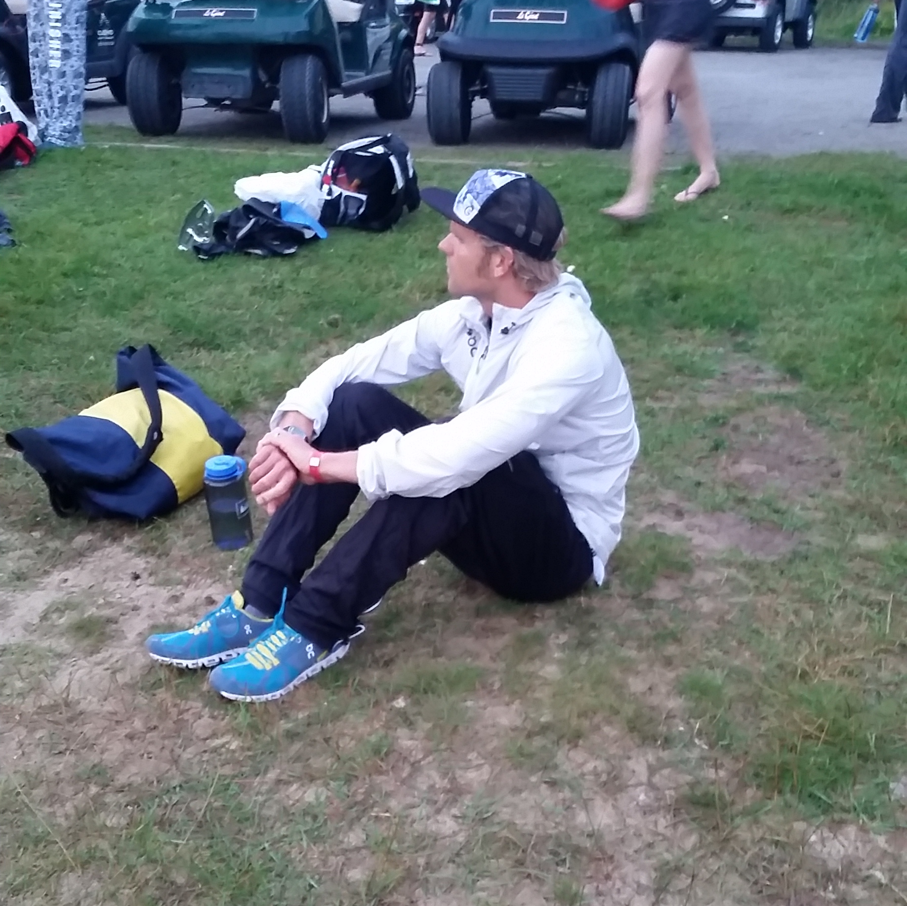 45 minutes to race start.
