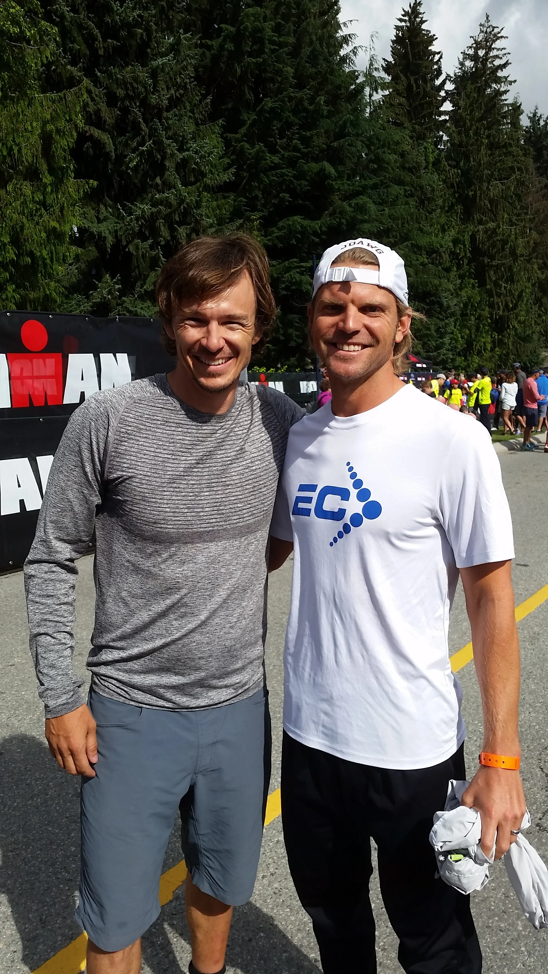 Simon Whitfield, two-time Oly Medalist including gold in Sydney, joined the Ironkids run on Saturday. It was a pleasure to meet one of the sport's greatest athletes.
