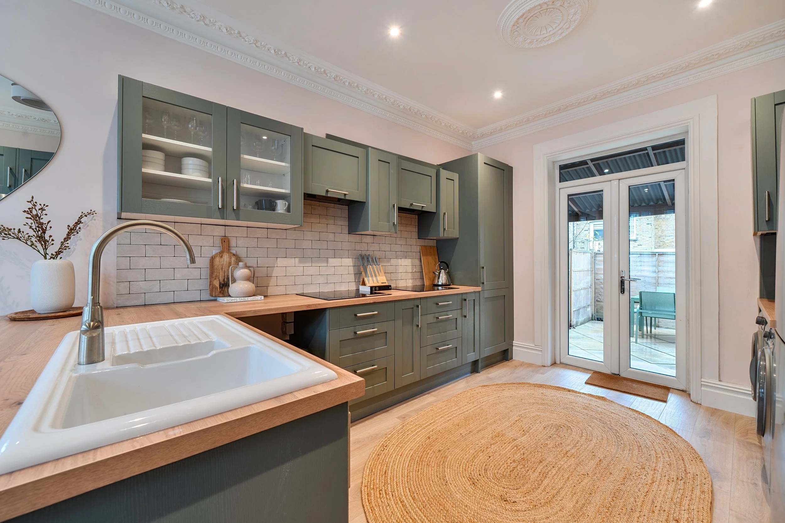 Ballater Road, 17 - Kitchen (3).jpg