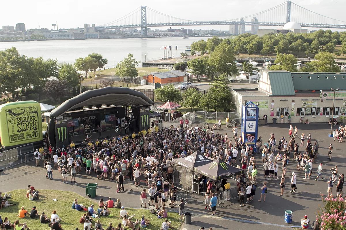 warped tour_crowd_5.jpg