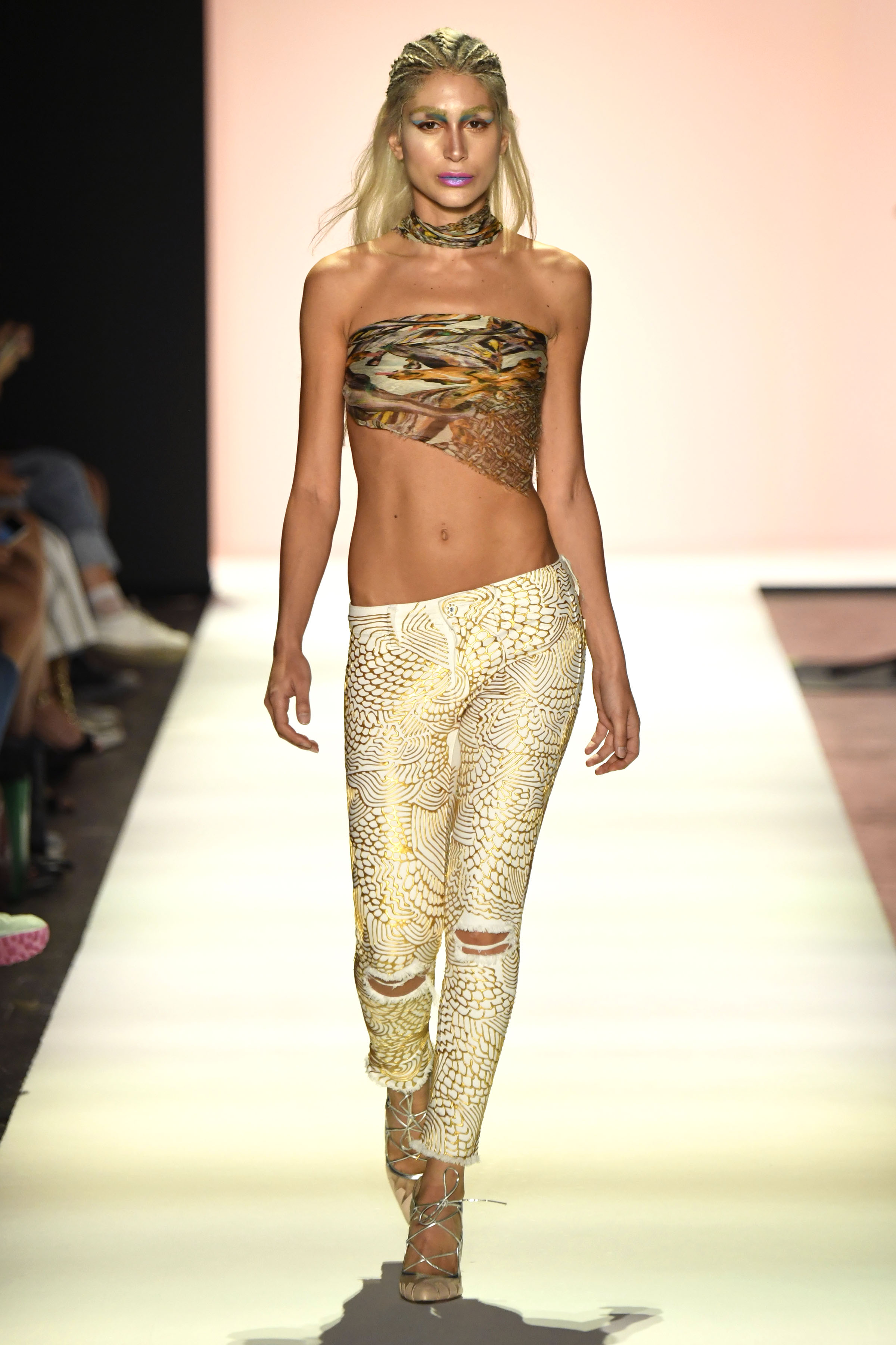 EV LONGORIA FJR RUNWAY.jpg