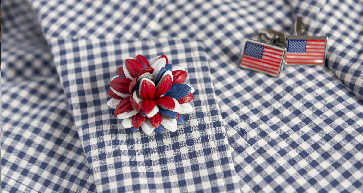 #FleurdPins-Firework-Leather-Dahlia-lapel-flowers-boutonnieres-July 4th flower-photo-by-Andrew-Werner.jpg