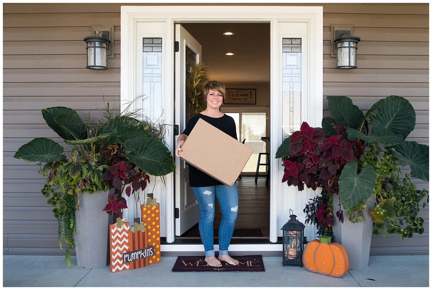 Here's Elizabeth receiving a package from Magnolia Farms. The All is Well sign came from there and the ladies all visited the actual store when they were in Texas on a buying trip. Lucky ladies.