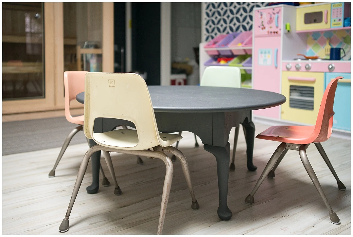 The adorable kids’ chairs came from Craigslist. And in the background you get a taste of the sauna. 