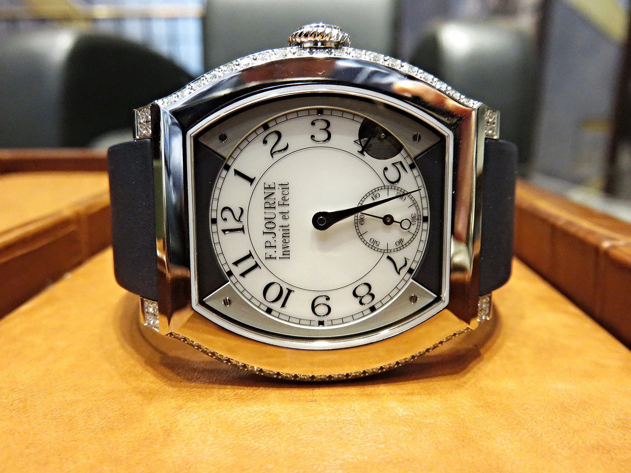 HANDS-ON: Introducing the F.P.Journe Elégante Collection