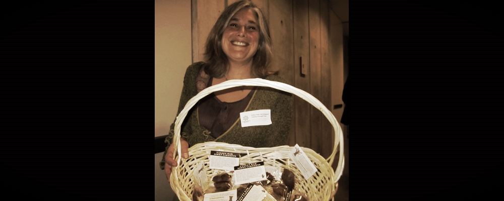  Handmade Valley Oak acorn "cakelettes"&nbsp;by Jolie Egert Elan of GoWild&nbsp;were given to the audience after the screenings. 