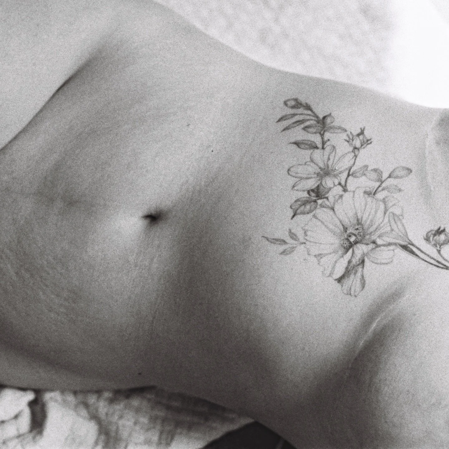 the beauty you see in me is a reflection of you. -rumi

#filmisnotdead #selflove #embodiment #healingjourney