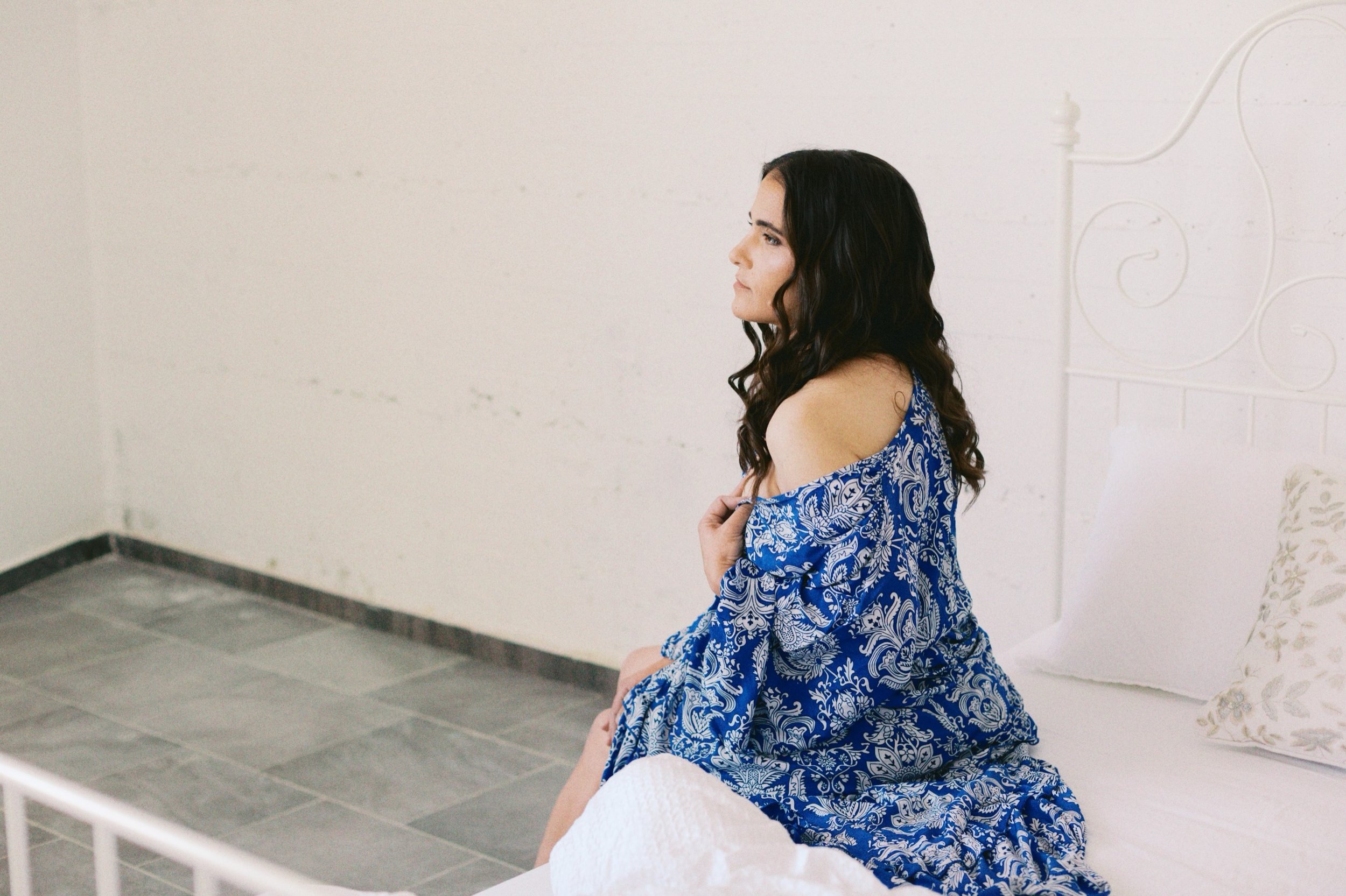 Boudoir isn&rsquo;t about lingerie&hellip; or the lack of it&hellip; 😉

It&rsquo;s about the energy. ✨

YOUR beautiful, authentic, sensual energy that already exists inside of you.

That&rsquo;s why I could never just show up with a camera and start