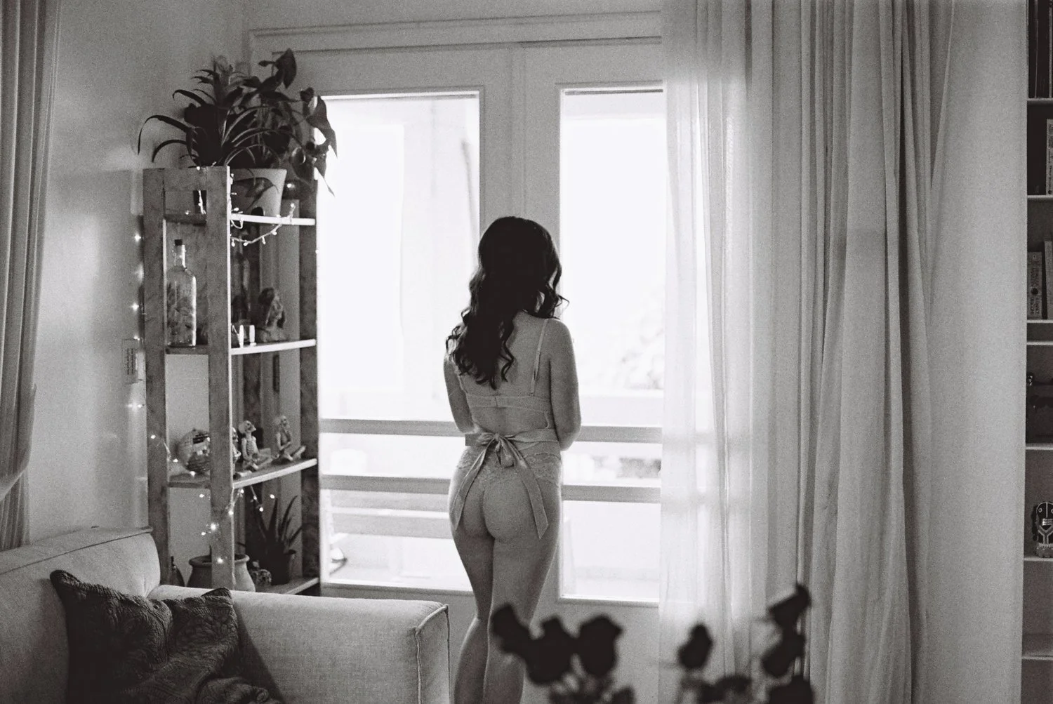 I love photographing women in their favorite places 🖤

#lifestyleboudoir #yourbodyisyourhome #telaviv #filmphotography