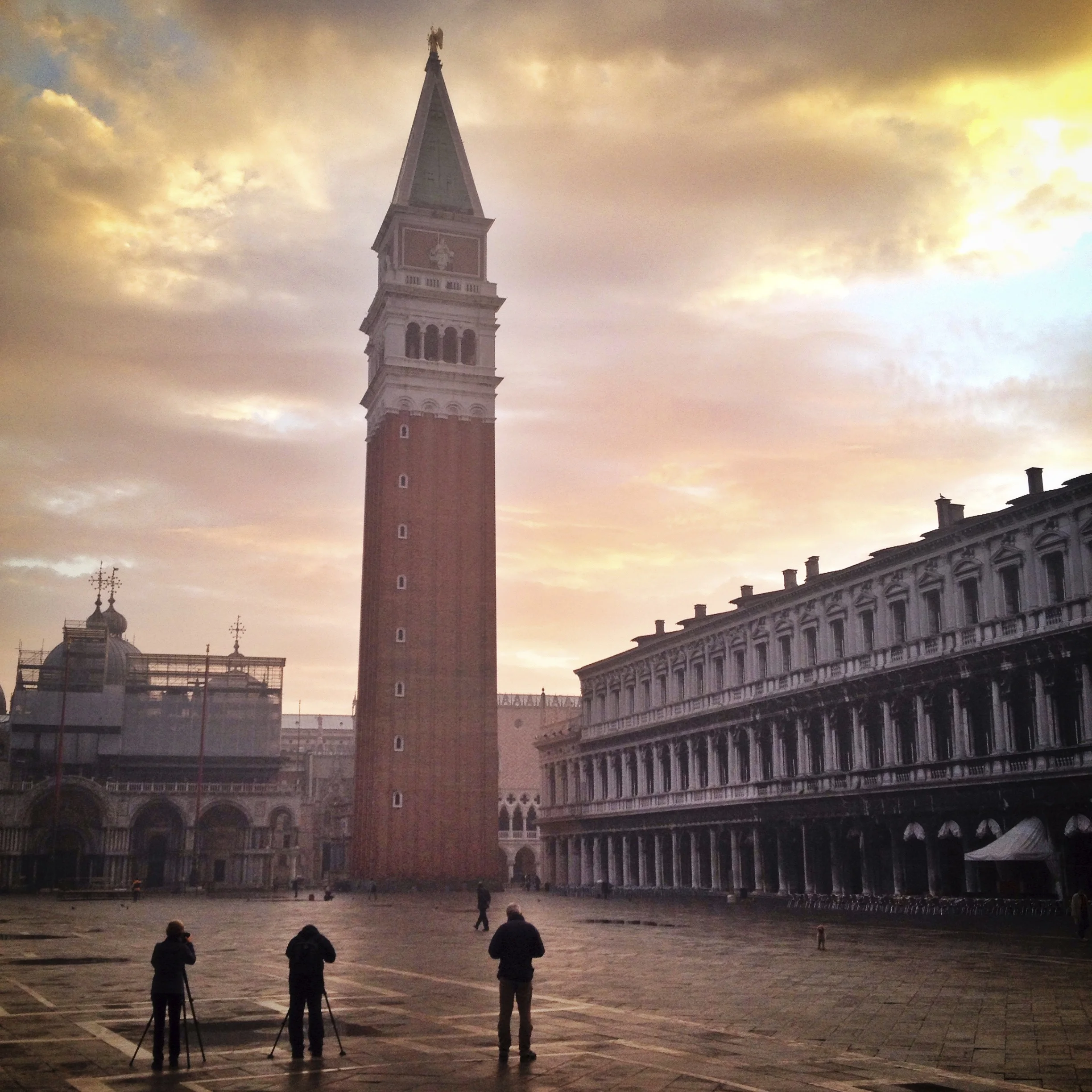 NOV 1-7, 2015<br>VENICE, ITALY<br>FORM+FOCUS<br>ART&YOGA RETREAT
