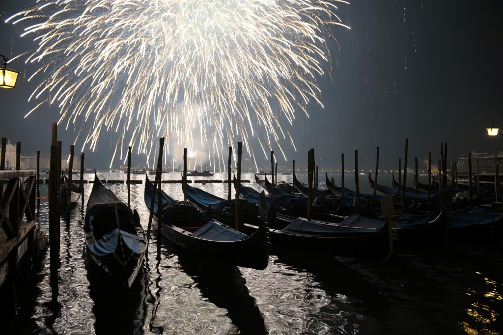 DEC 28, 2018-JAN 2, 2019<br>VENICE, ITALY<br>ART & YOGA