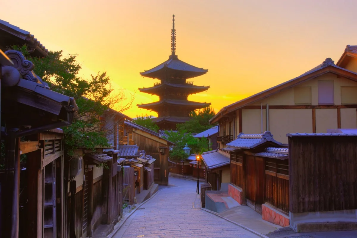 Yasaka tower.jpg