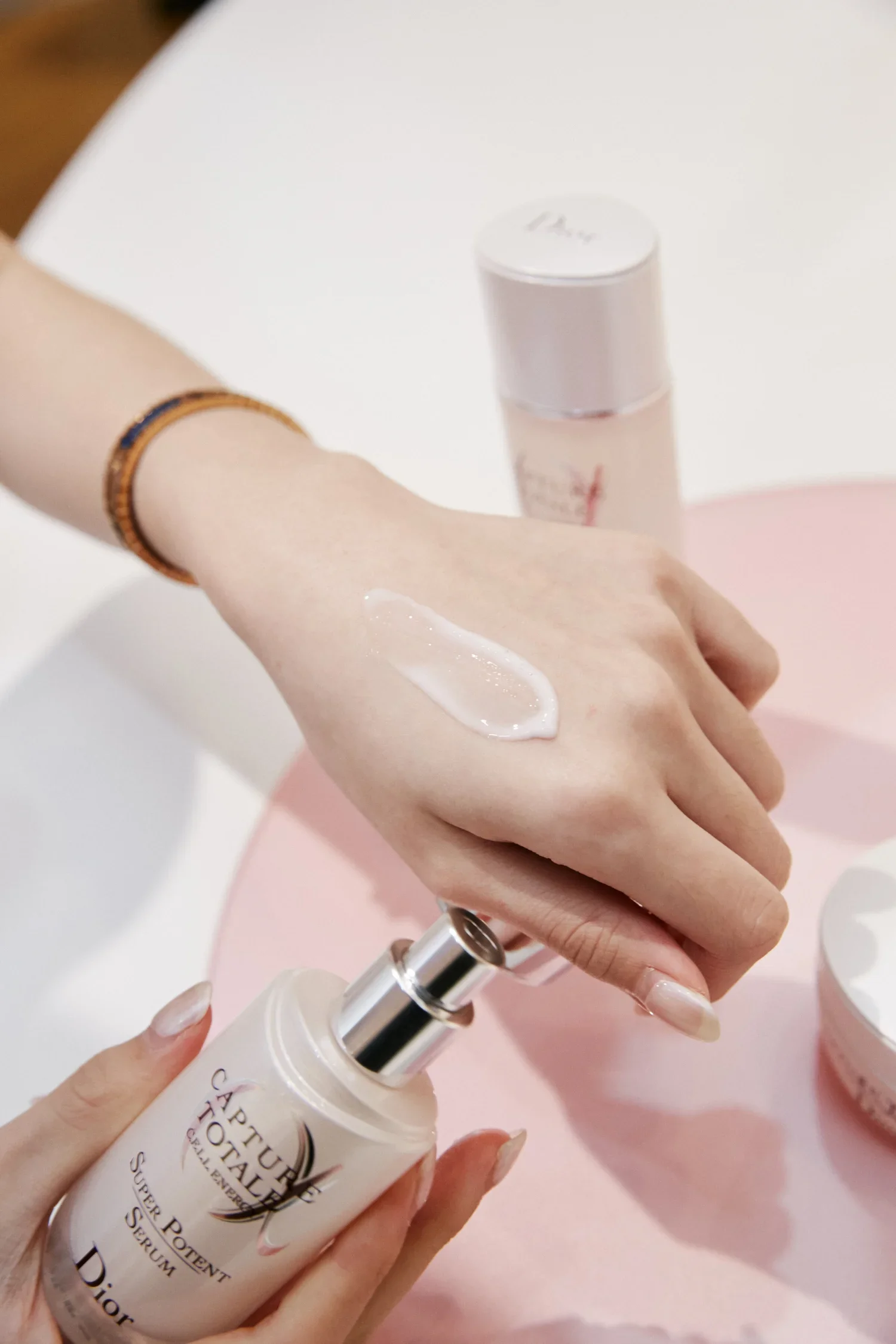 brand-diorskincare-ariel-beauty-迪奧-超能量小花瓶_05.webp