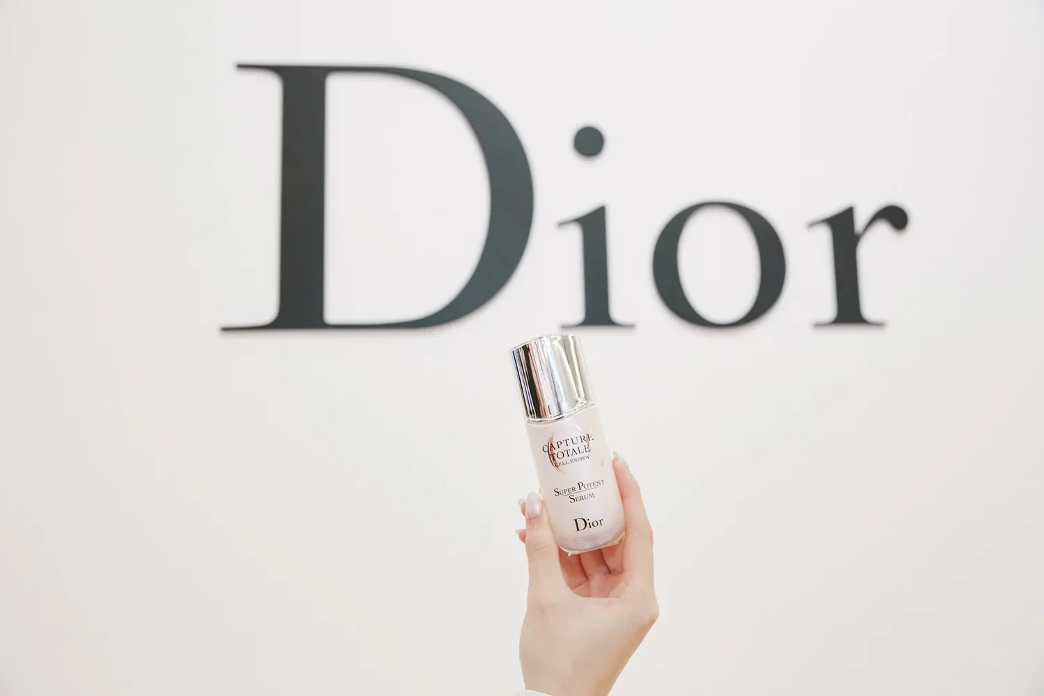 brand-diorskincare-ariel-beauty-迪奧-超能量小花瓶_02.webp