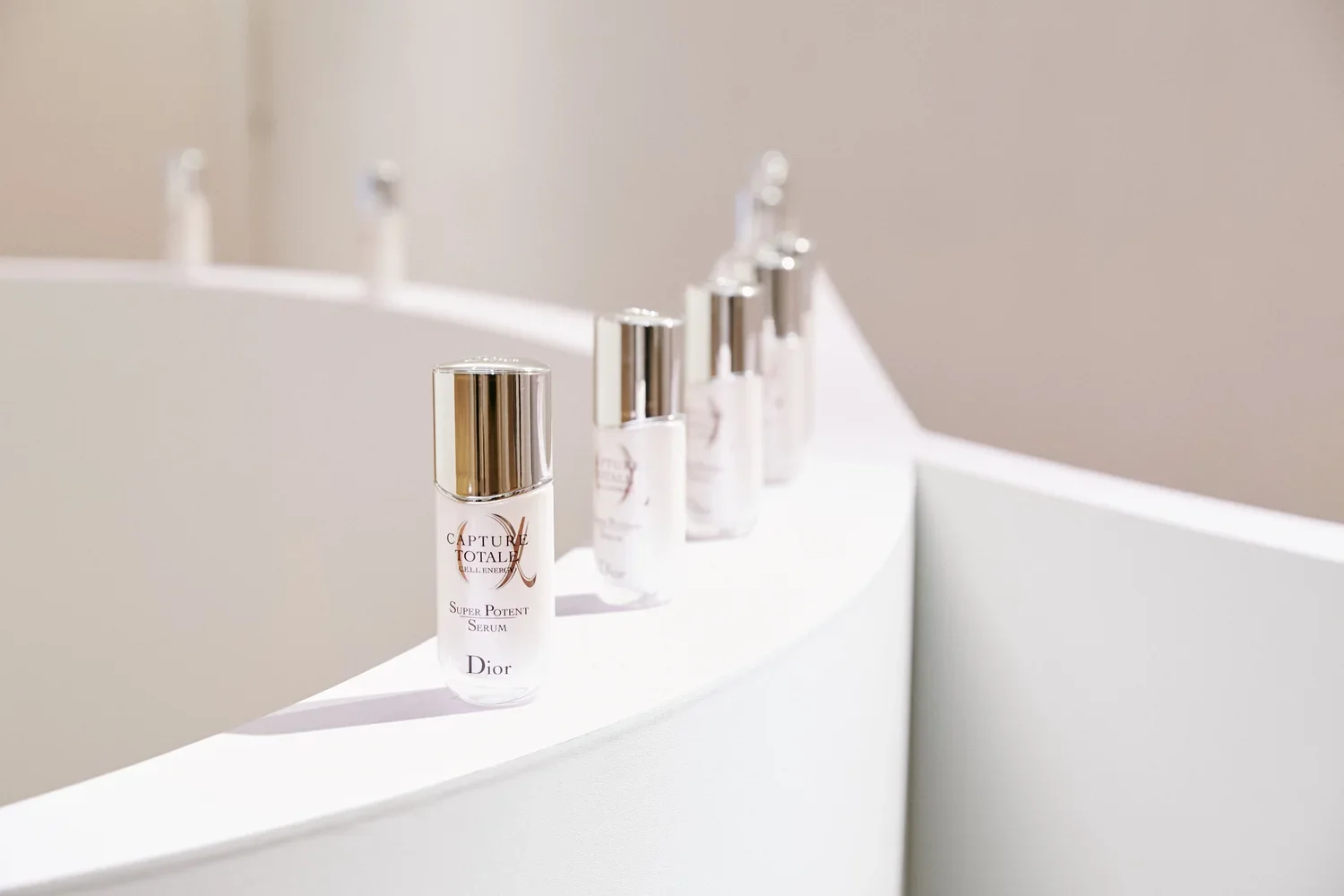 brand-diorskincare-ariel-beauty-迪奧-超能量小花瓶_04.webp