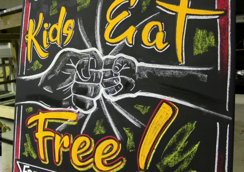 kids-eat-free.png