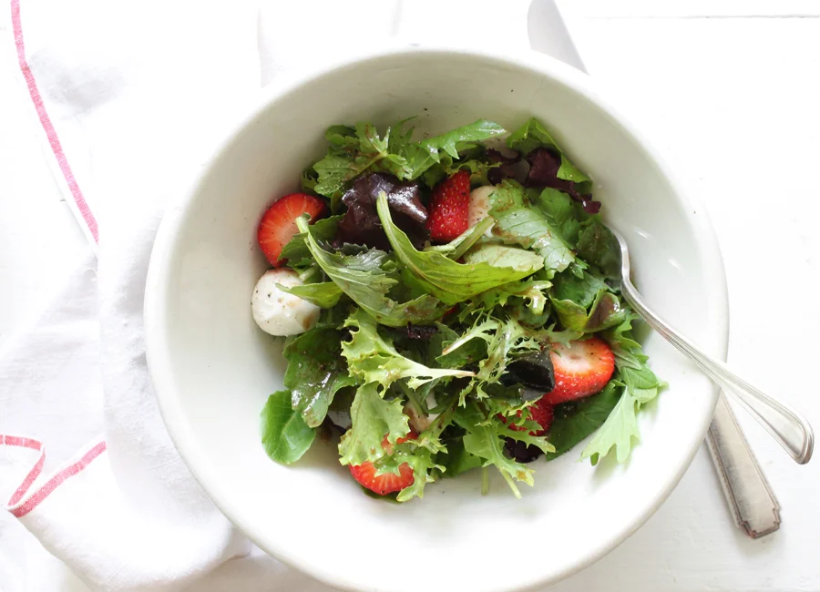 strawberry bocconcini salad