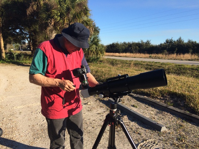 Robert Hunt, my digiscoping partner. That's right, he's using a telescope for digiscoping.