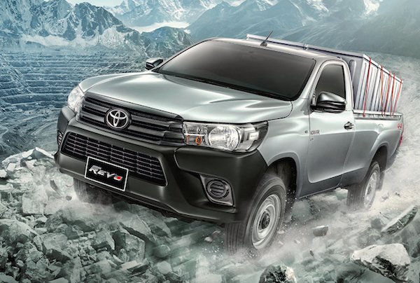 Toyota-Hilux-Revo-Standard-Cab-Thailand-May-2015.jpg