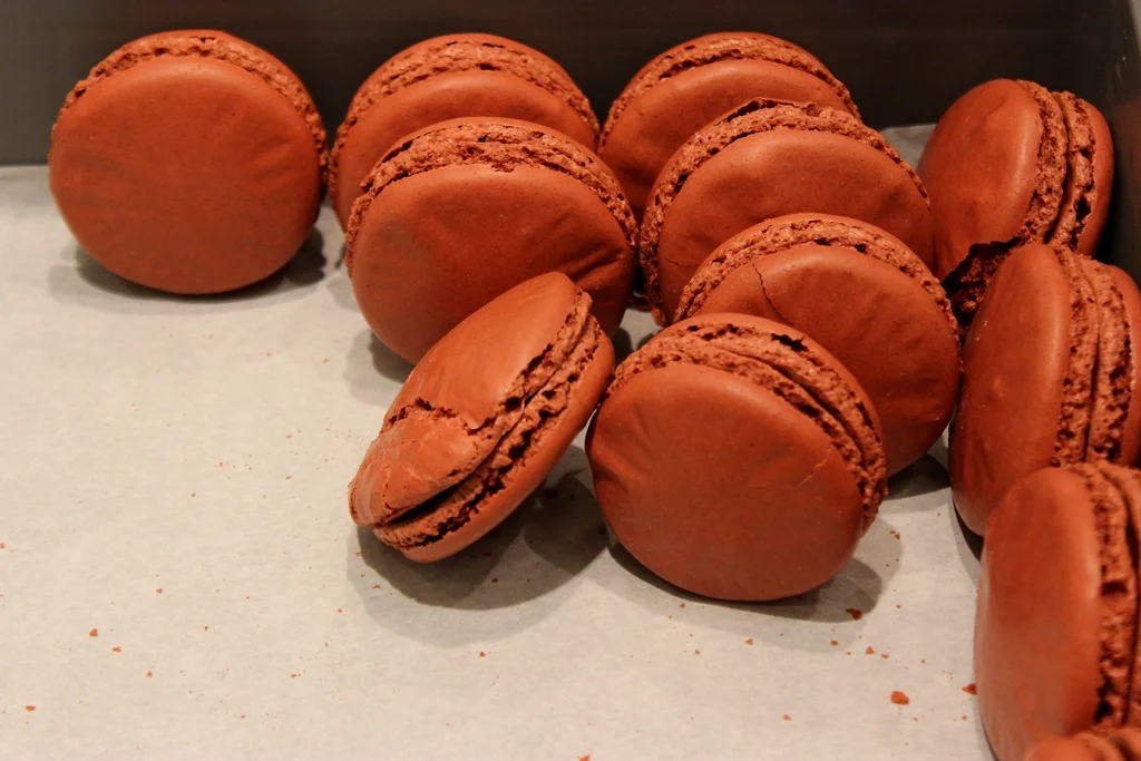 8 WAYS TO MANAGE YOUR DERRIERE IN PARIS