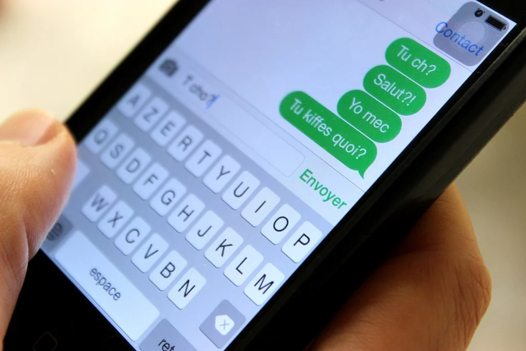 FRENCH LESSON: GAY VOCAB FOR ONLINE DATING