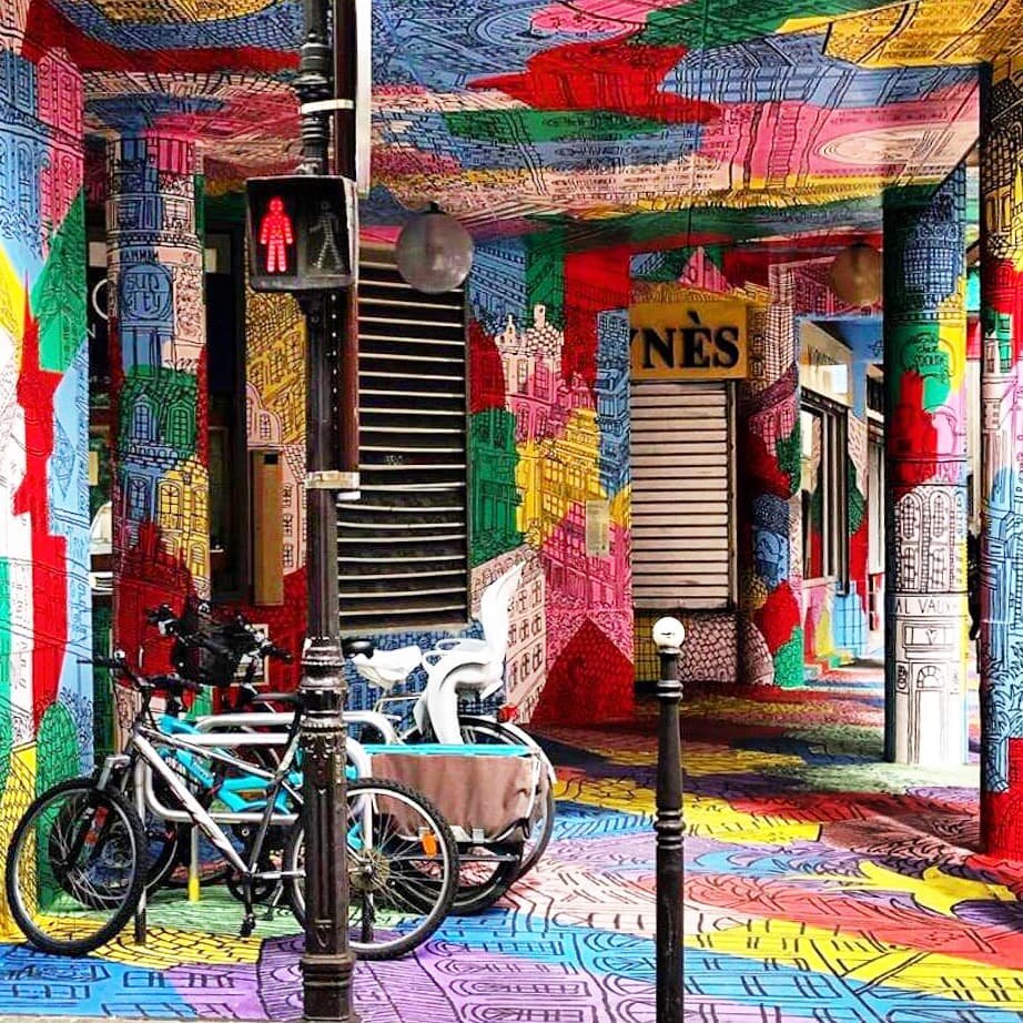 Now who's going to clean all this up, huh? Sheesh...
.
.
.
#paris #streetart #visitparis🇫🇷 #gaytravel #lgbtq🌈 #lgbttravel #travel #gay #art #bicycle #iloveparis #parisjetaime #gaylife