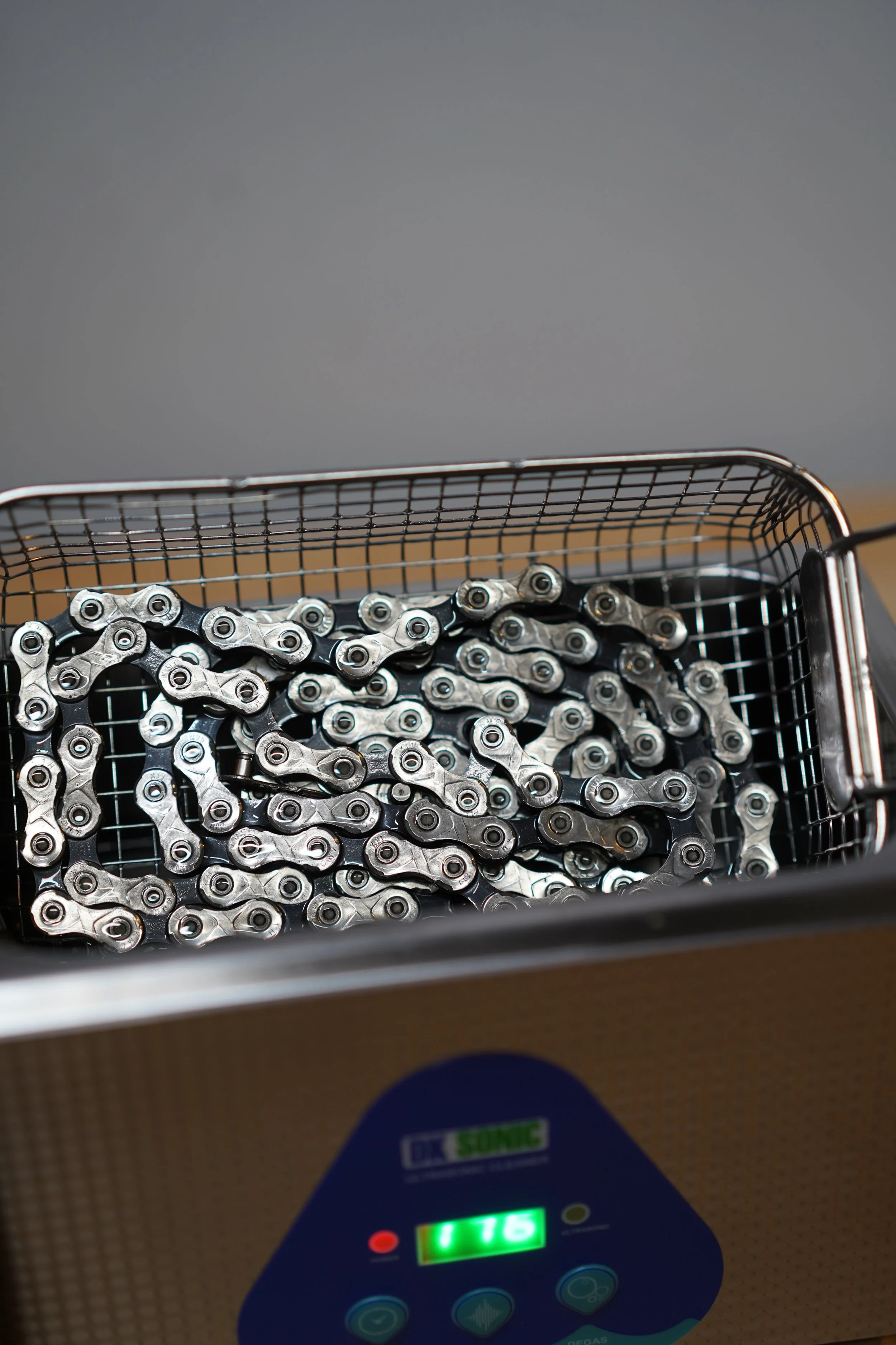 Pre Waxed KMC chains