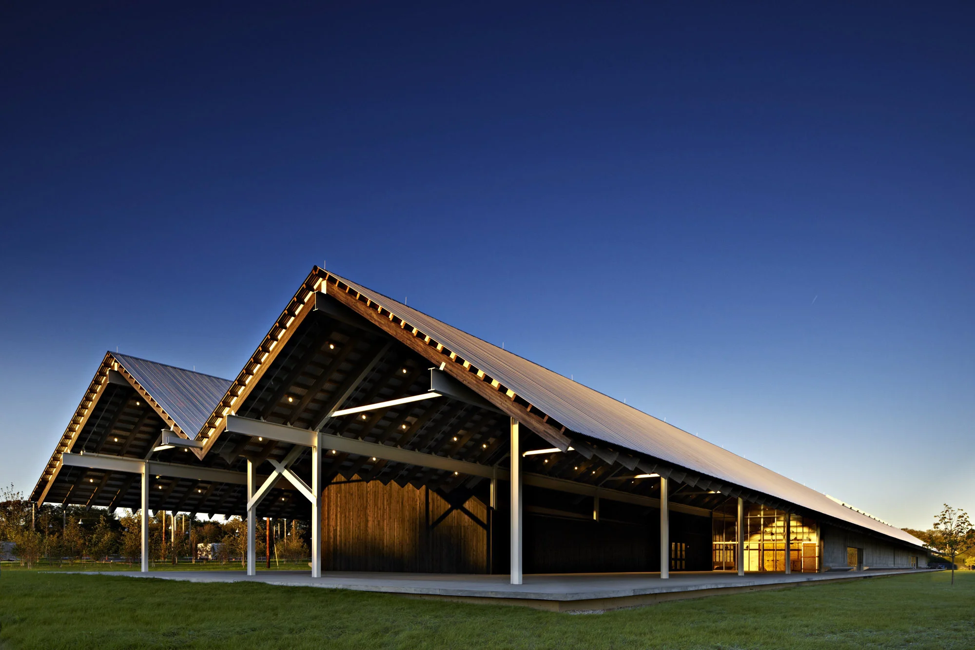 Parrish Art Museum The Parrish Art Museum is internationally acclaimed for its brilliant architecture and is one of the most sought-after locations in the Hamptons. This extraordinary space is a great setting for a cocktail party, elegant dinner or wedding celebration.