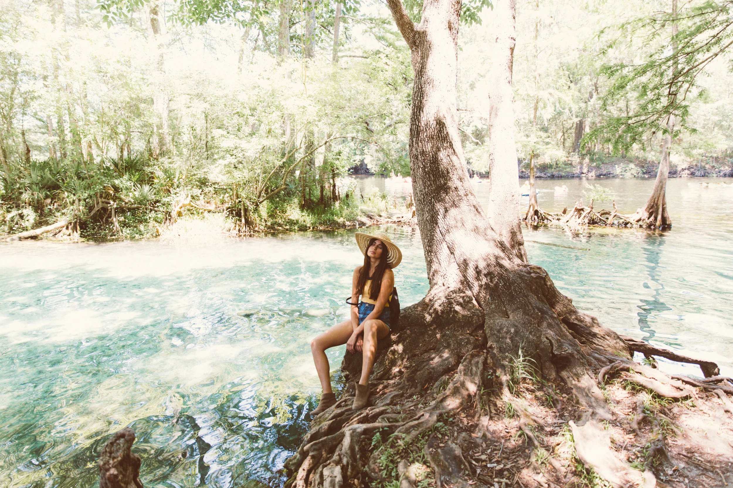 YesiFlores_SummerIssue-8.jpg