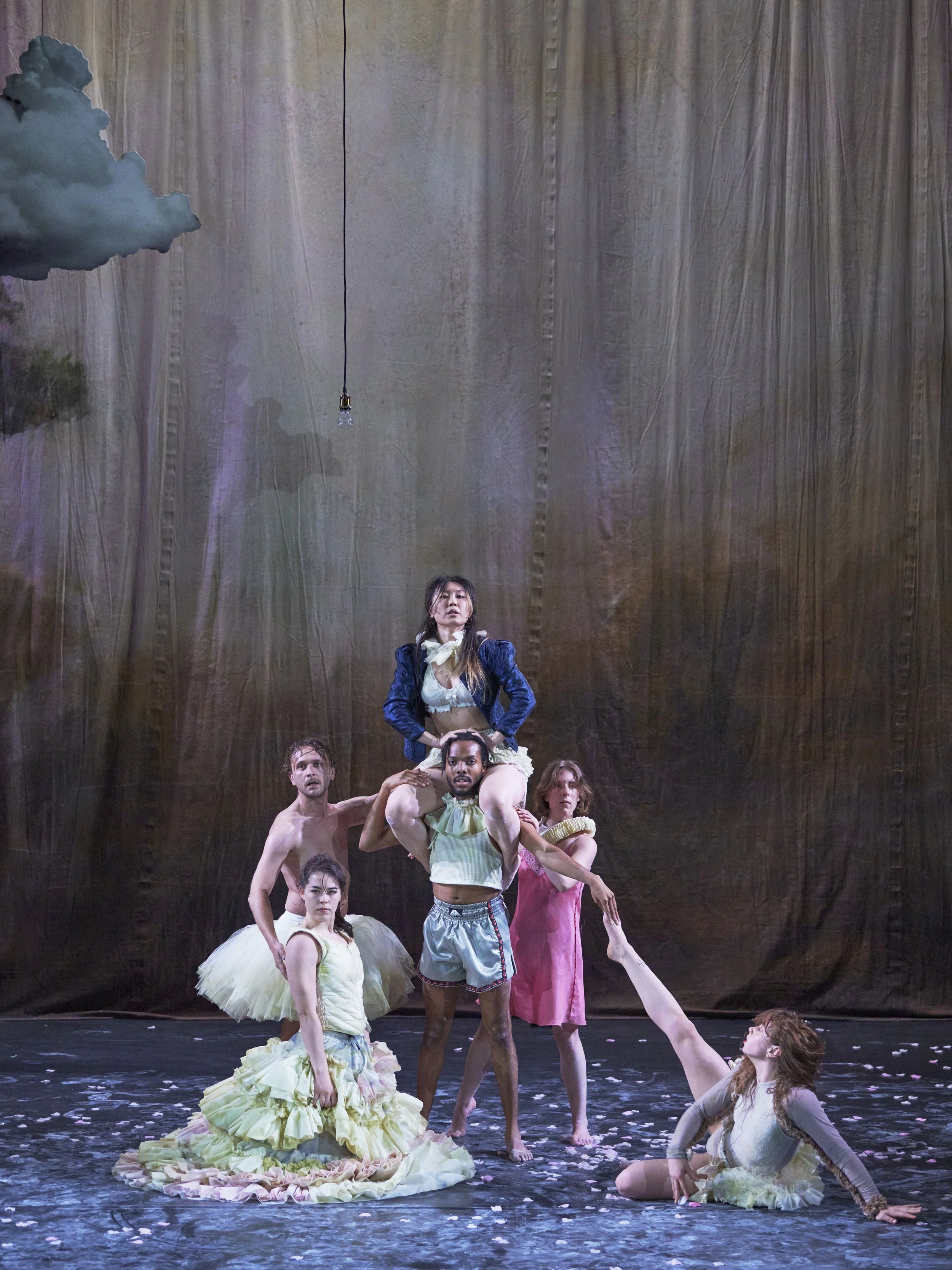   Creation : Emma Martin,  Choreographer : Emma Martin in collaboration with the dancers, Sloan Caldwell, Kévin&nbsp;Coquelard, Róisín Harten, Yujin Jeong, Wayne Jordan, Stanley&nbsp;Menthor, Ennio Sammarco, Jessie Thompson  Music &amp; Sound Designe