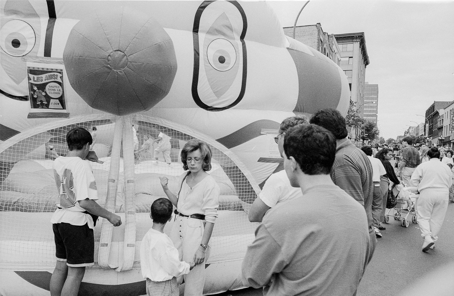 StLaurentStrrretSale 1994.jpg