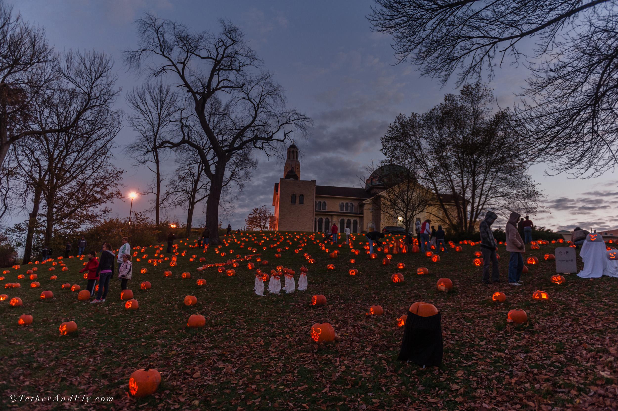 stoddard-pumpkin-glow-daytonohio-tether-and-fly4.jpg