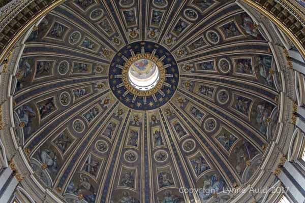 St Peter dome interior008.jpg