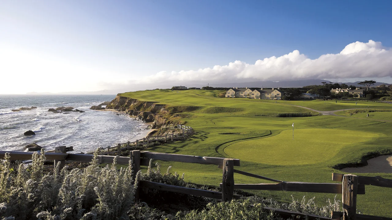© T he Ritz-Carlton Hotel Company