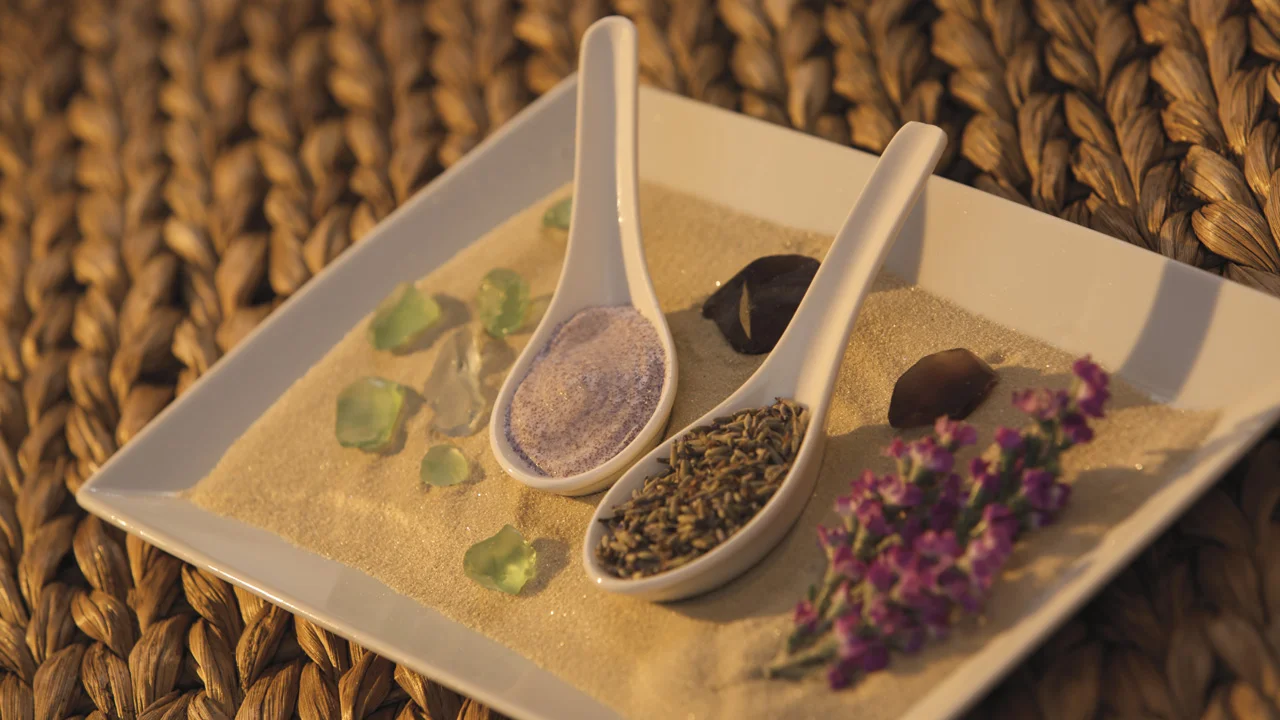 © T he Ritz-Carlton Hotel Company