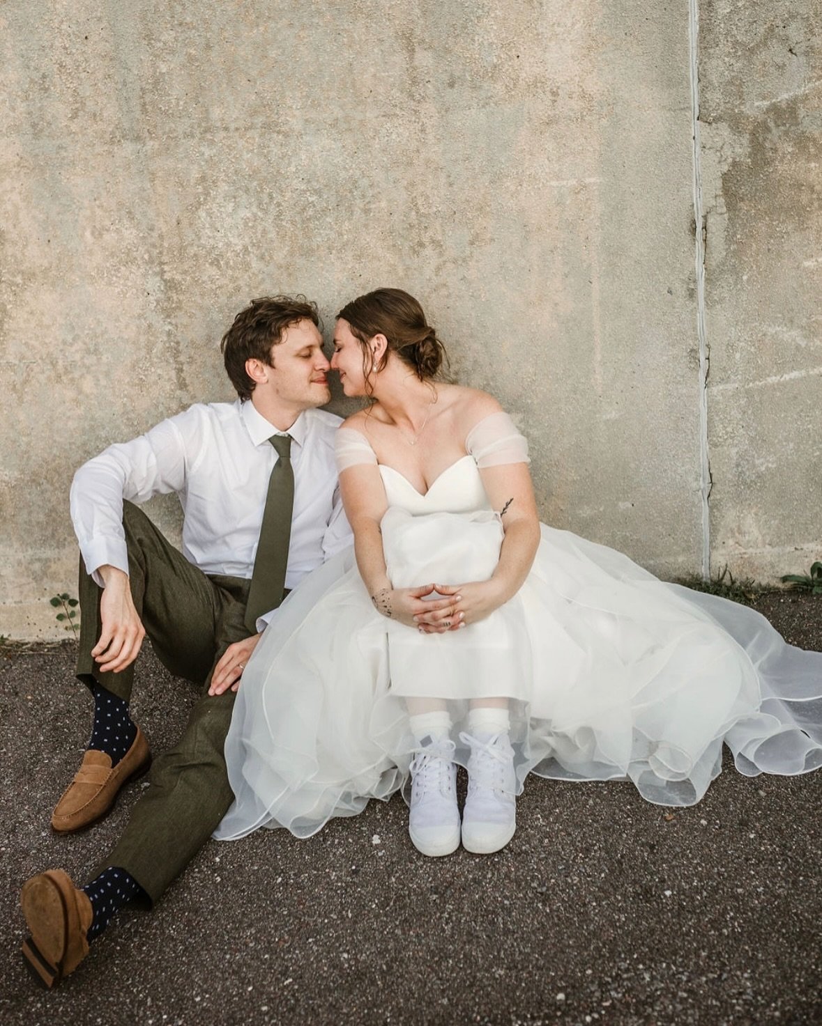 Maddie + Justin&rsquo;s wedding gallery is delivered just in time for the holiday viewings!

Their first dance song was &ldquo;Our House&rdquo; and in my 100+ weddings that I&rsquo;ve photographed - this song made me pause and just admire them out on