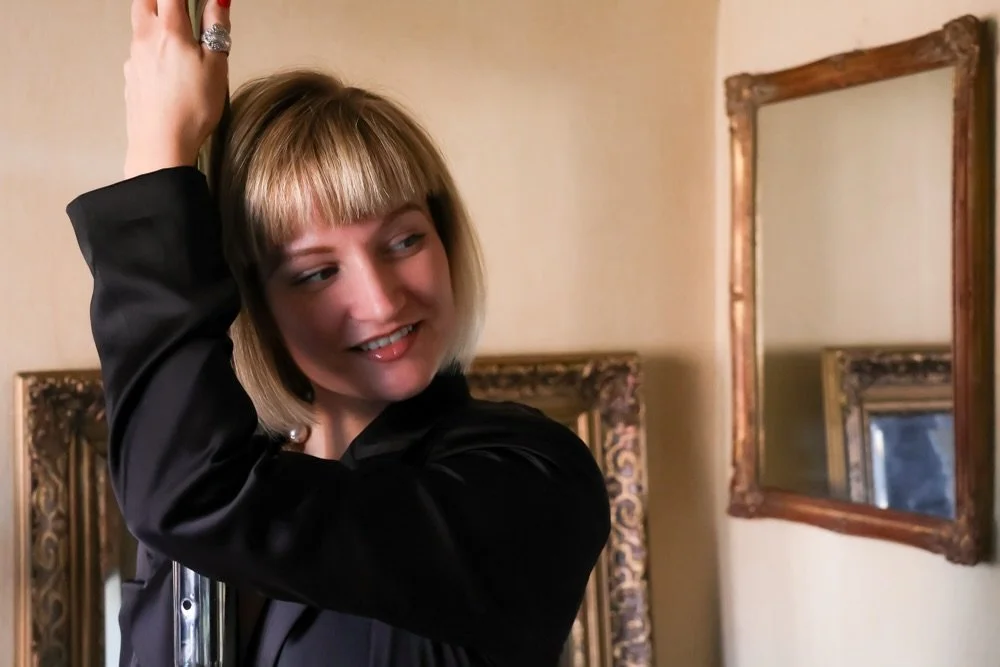 Time to reintroduce myself, especially if you&rsquo;re new &lsquo;round LAMINA Boudoir 💫 

Ciao! Jordan, here&hellip;I&rsquo;m your fave boudie photog and the best in Indy! I know my stuff!! I&rsquo;ve been working in the industry for 10+years and h