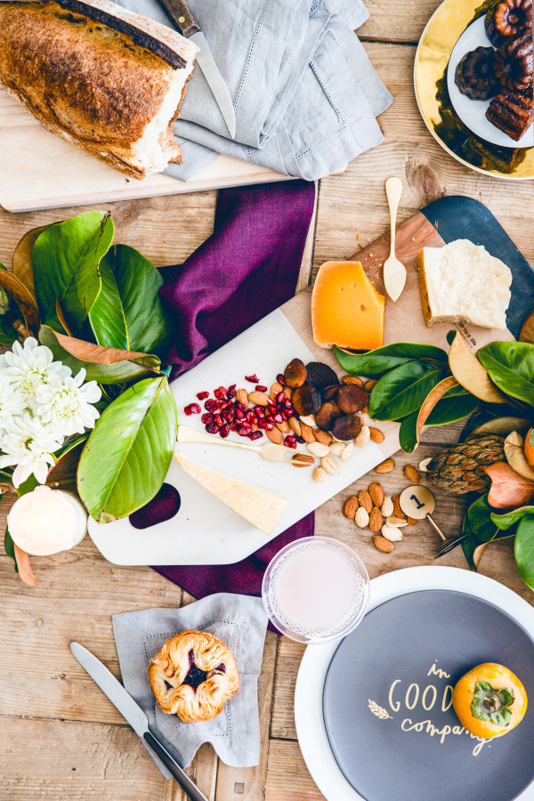 To make it a feast to remember, be generous in both scale and quantity, with food, drinks, flowers and conversation!