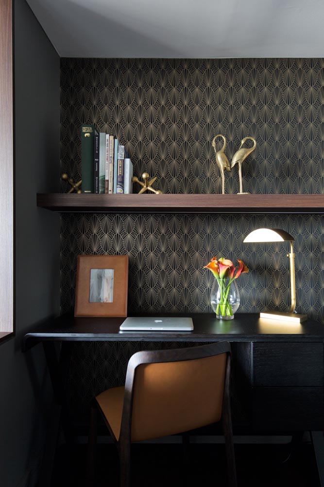 Tan coloured leathers lends a subtle softness to the surrounding darker tones in our Bourke Street 2 study.