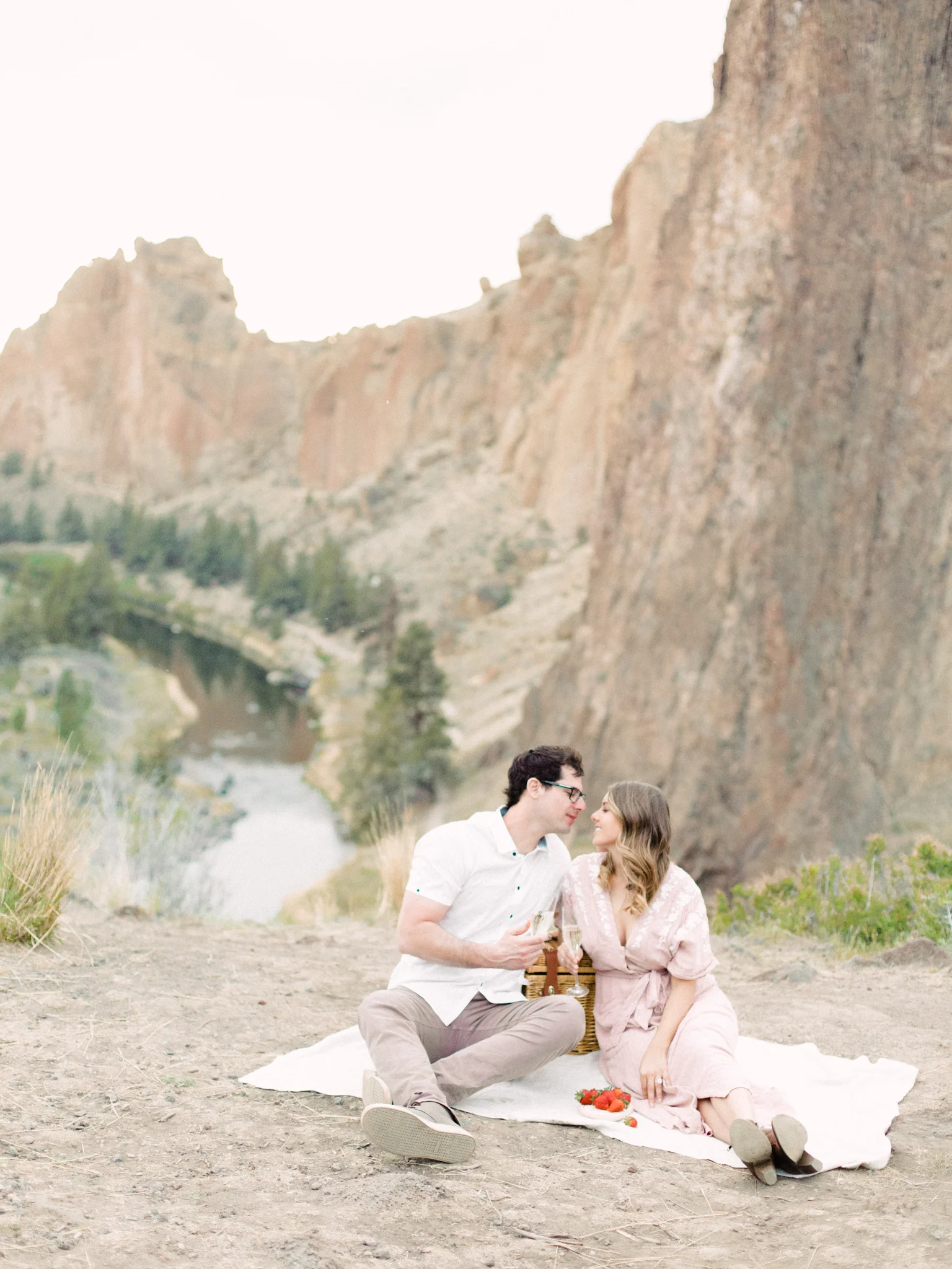 smith-rock-bend-oregon-engagement-photography-44.jpg