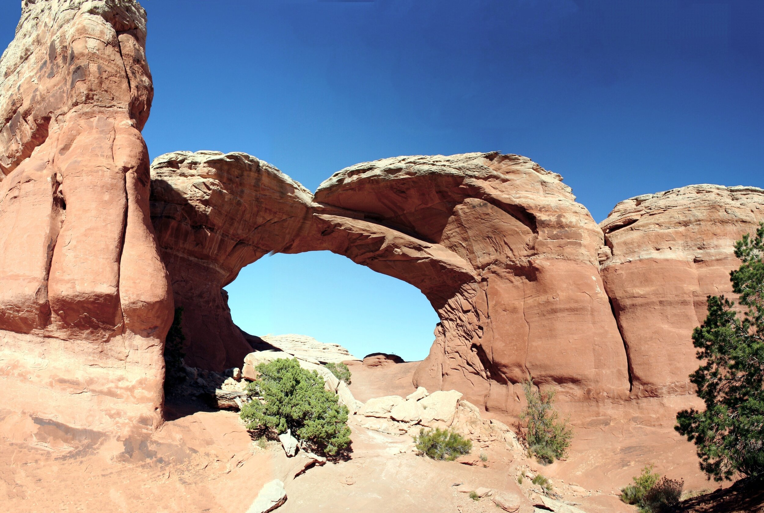 Arches NP - Broken Arch01.jpg