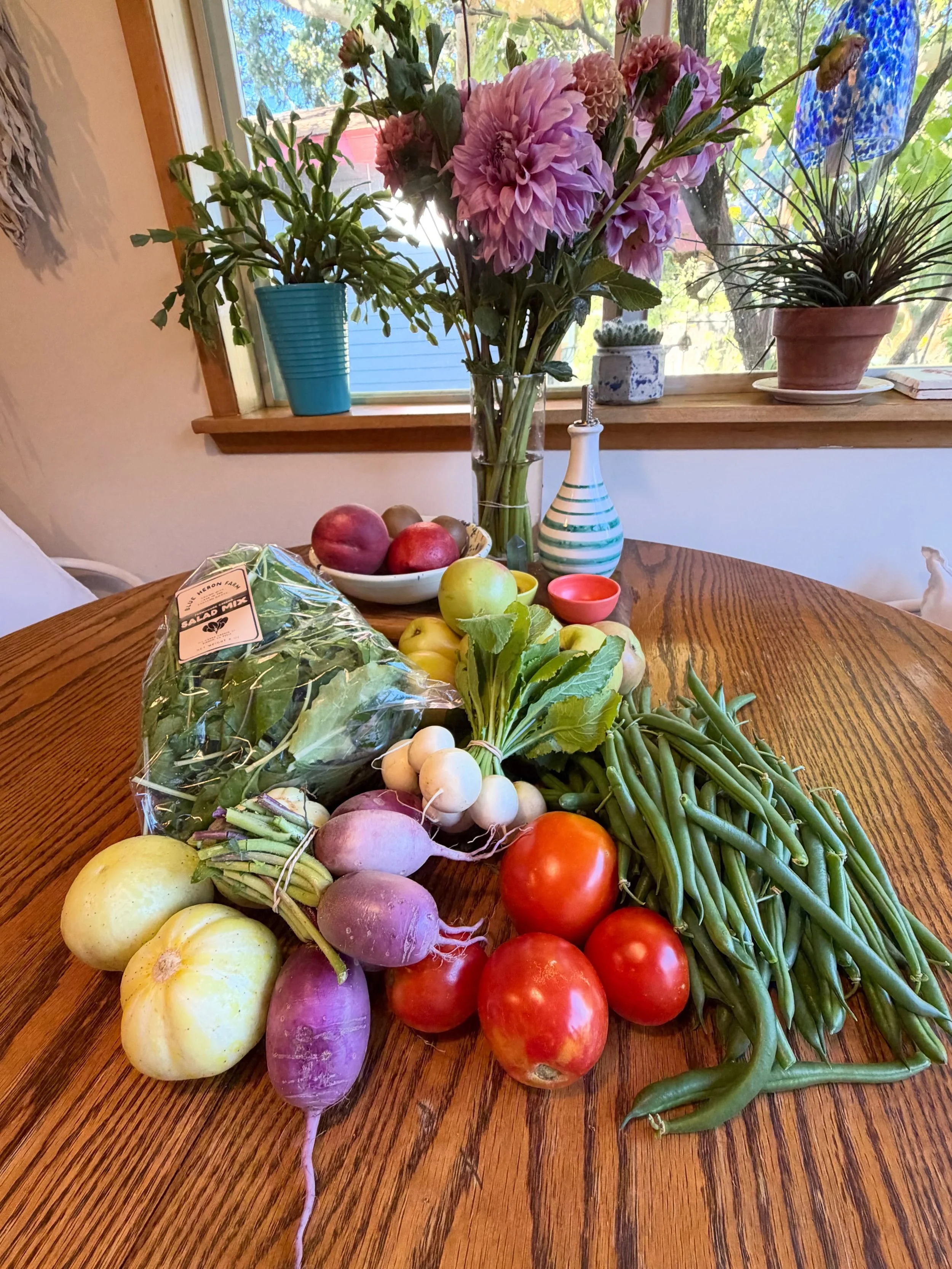 @theblueheronproject is open this weekend for local-seasonal-organic produce grown with love in our amazing valley! Local Bishop peeps and those coming to the Owens Valley this weekend&mdash; check the farm out! 

Support your local growers, your com