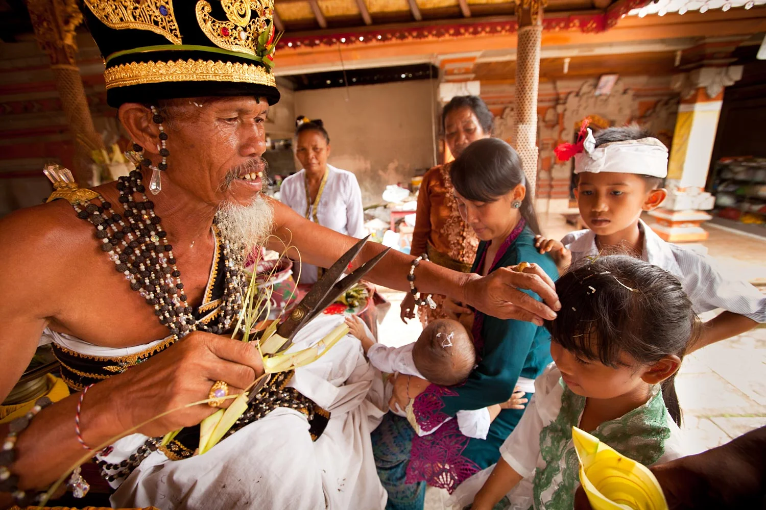 A priest at an Otonon ceremony | Gianyar, Bali