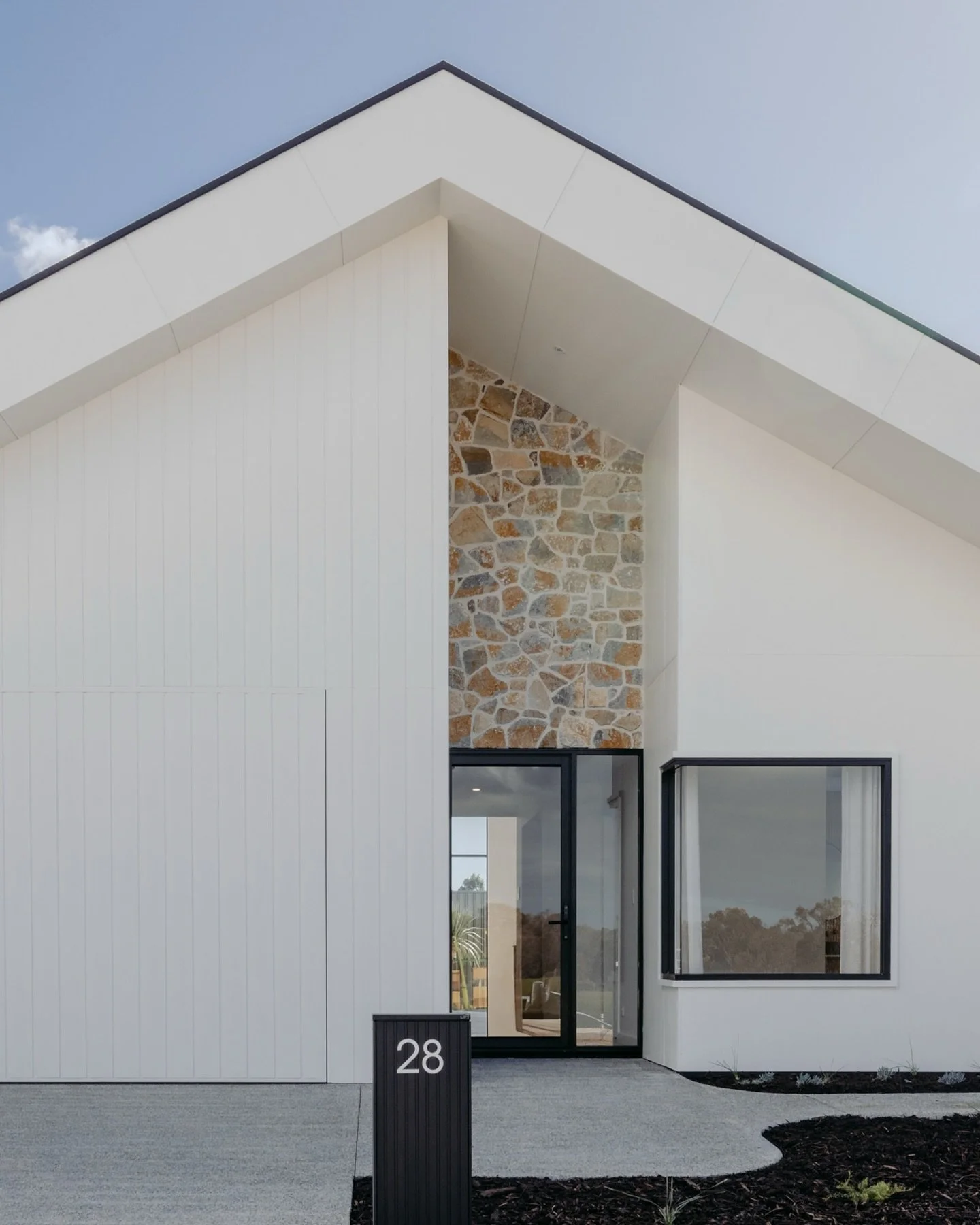Incredible new build in Dunsborough photographed for @indianic.homes 🤍 Dream shoot with a local dream team.

This standout property is currently listed for sale with @ljhookersouthwest - if you&rsquo;re on the hunt for a luxurious family home, this 